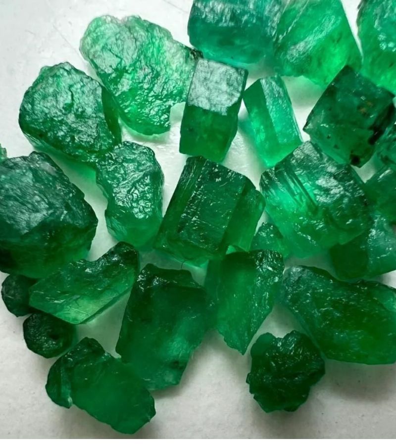 rough gemstone by abellario